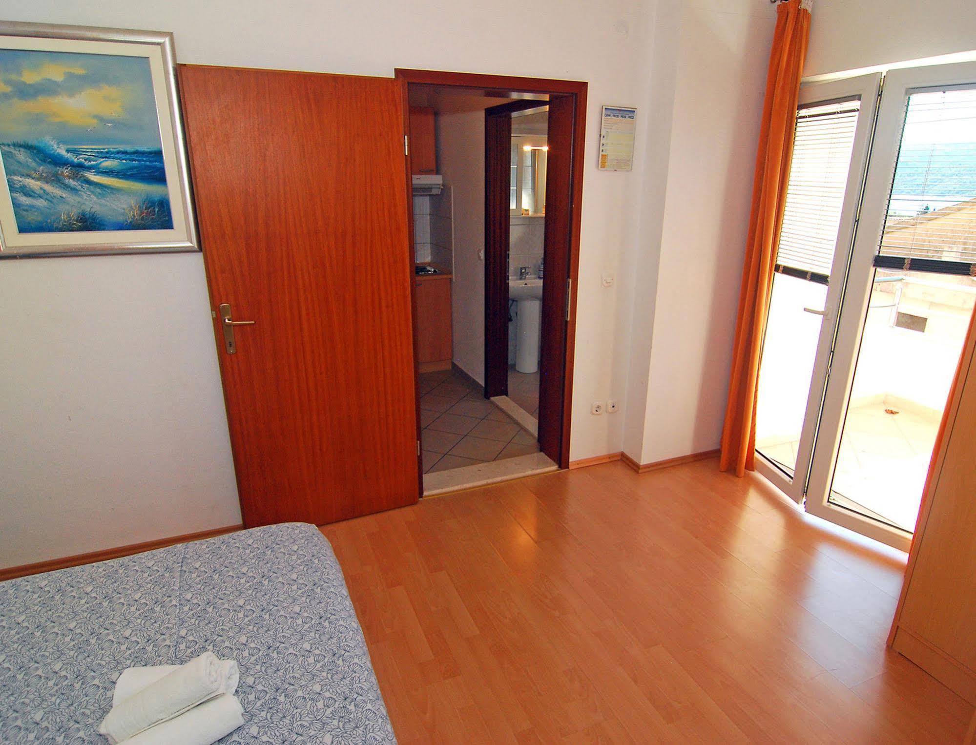 Apartments Kairos เซเกต วรันยีชา ภายนอก รูปภาพ
